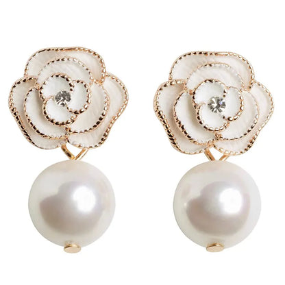 Elegant Designer Imitation Pearl Camellia Charm Dangle Earrings for Women – Refined and Stylish Accessory for Any Occasion