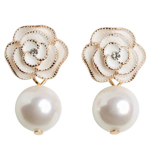 Elegant Designer Imitation Pearl Camellia Charm Dangle Earrings for Women – Refined and Stylish Accessory for Any Occasion