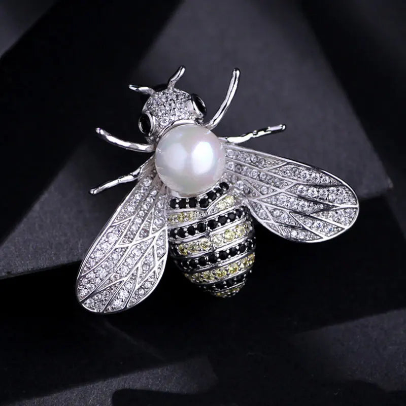 Elegant Crystal Bee Brooch for Women – Delicate Rhinestone Pin Jewelry Gift for Girls