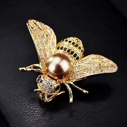 Elegant Crystal Bee Brooch for Women – Delicate Rhinestone Pin Jewelry Gift for Girls