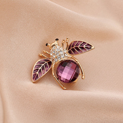 Charming Rhinestone Bee Brooch with Pearl Accent – Elegant Insect-Themed Party Accessory