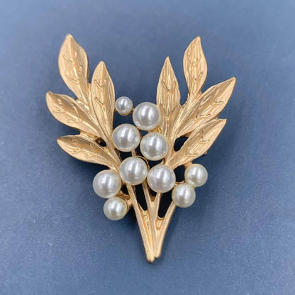 Elegant Baroque Pearl Pendant Brooches – Vintage Gold-Finished Palace-Inspired Pins for Women