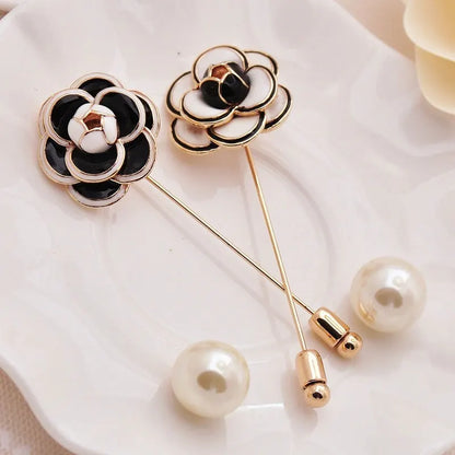 Elegant Black and White Camellia Flower Brooch with Pearl Accent – Timeless Rose Design for Women