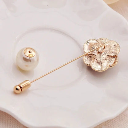 Elegant Black and White Camellia Flower Brooch with Pearl Accent – Timeless Rose Design for Women