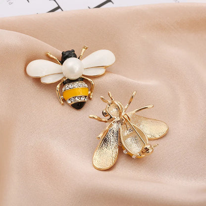 Charming Rhinestone Bee Brooch with Pearl Accent – Elegant Insect-Themed Party Accessory