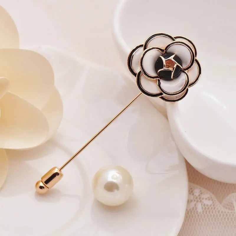 Elegant Black and White Camellia Flower Brooch with Pearl Accent – Timeless Rose Design for Women