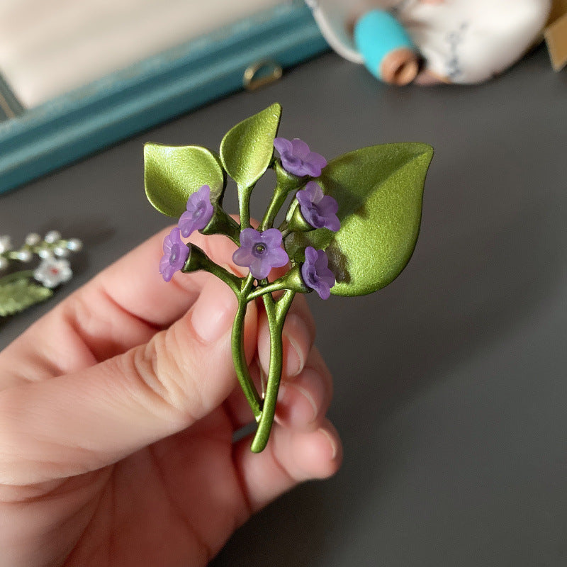 Elegant Retro Palace Floral Brooch with Pearl Accents – Forest-Themed Coat Pin and Corsage Accessory