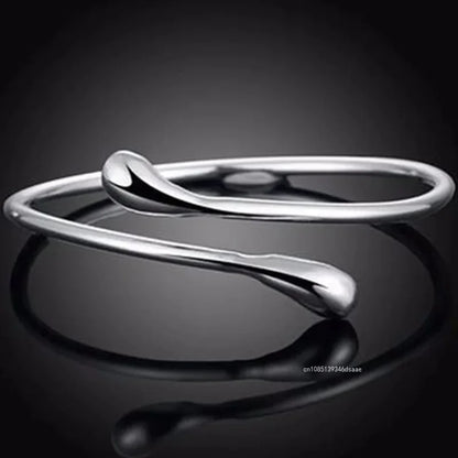 Elegantes 4-teiliges Classic Love Hochzeitsschmuckset mit Wassertropfen-Design – Enthält Ohrringe, Halskette, Armband und Ring – Perfektes Geschenk für Geburtstage und besondere Anlässe