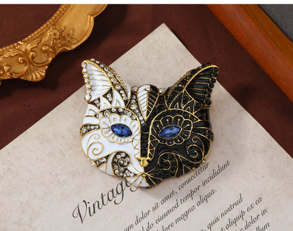 Vintage Cat Mask Enamel Brooch with Crystal Accents – Retro Baroque Palace Style with Drip Oil Detailing, Perfect for Suits and Office Wear